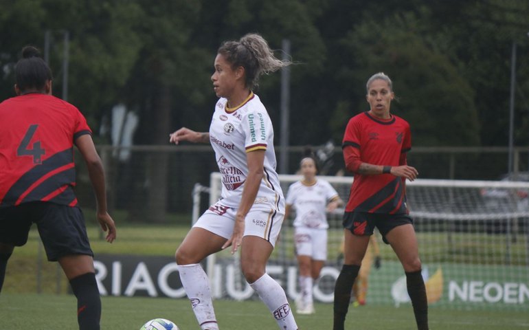 Brasileiro feminino: Ferroviária vence Athletico-PR e assume liderança