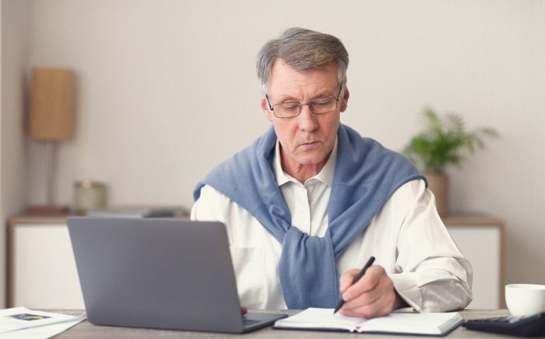 Curso forma programadores com mais de 40 anos de idade