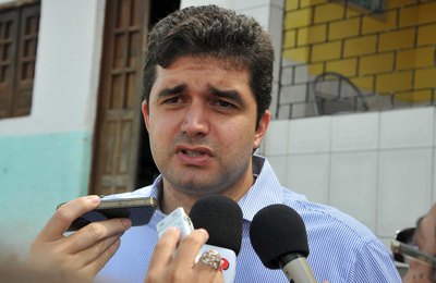 Rui Palmeira anuncia 10 escolas em tempo integral para Maceió