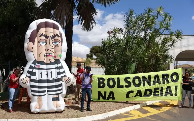 Defesa de Bolsonaro compara julgamento a 'caso Dreyfus'
