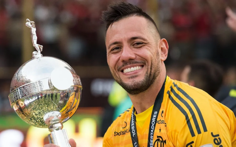 Flamengo confirma saída de Diego Alves e prepara despedida: ‘Um ícone histórico’