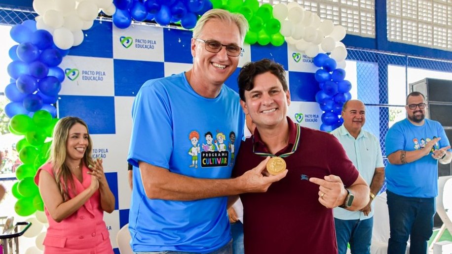 Educação Coruripe: Paulão campeão olímpico de vôlei abre capacitações do Programa Cultivar