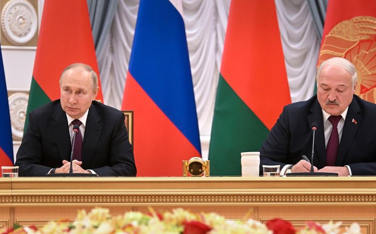Putin visita Belarus em meio a crescente pressão por apoio militar