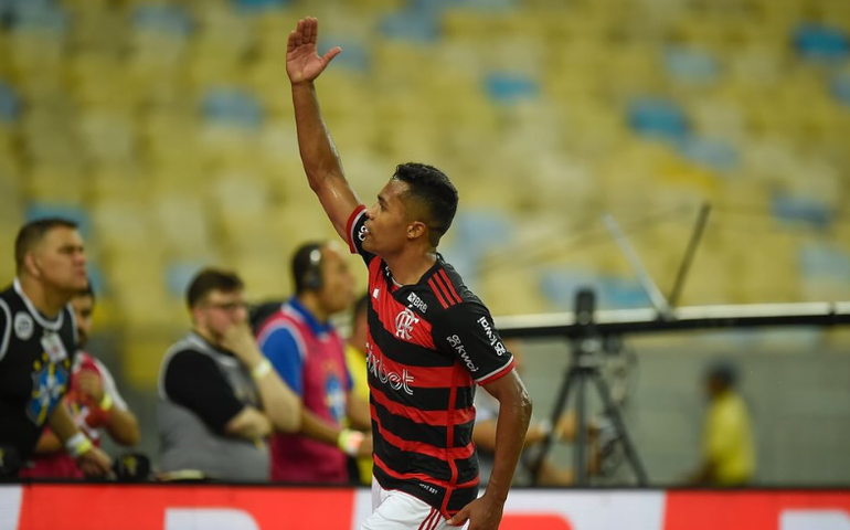 Flamengo vence, mas Hugo Souza tem grande atuação e deixa Corinthians vivo na Copa do Brasil