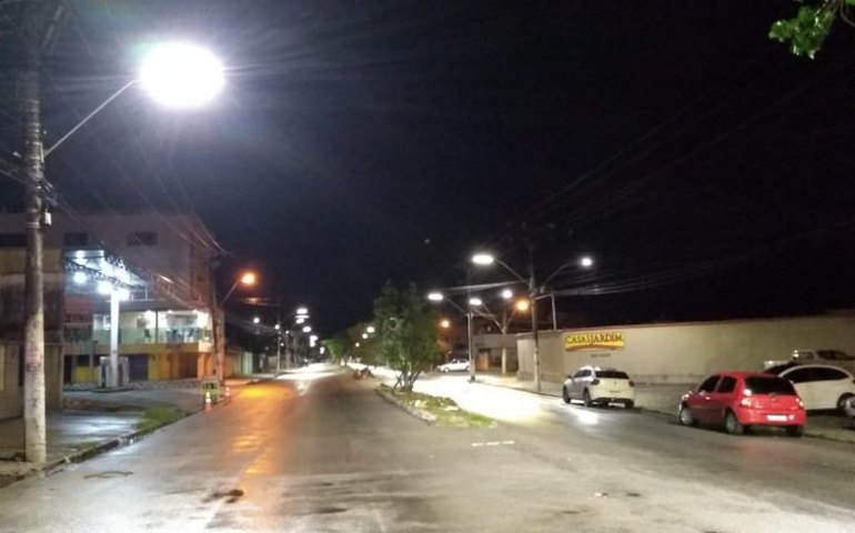Prefeitura instala mais de 200 luminárias de LED nas imediações do HGE