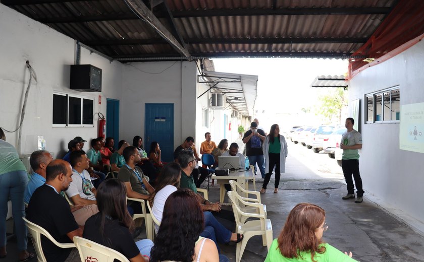 Casal conclui ações do Abril Verde com palestras no prédio-sede