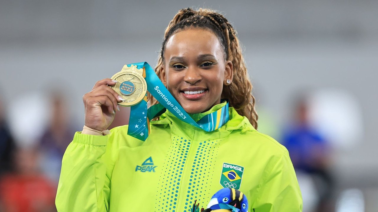 Rebeca Andrade recomeça 'do zero' e mira volta no Pan-Americano antes do Mundial