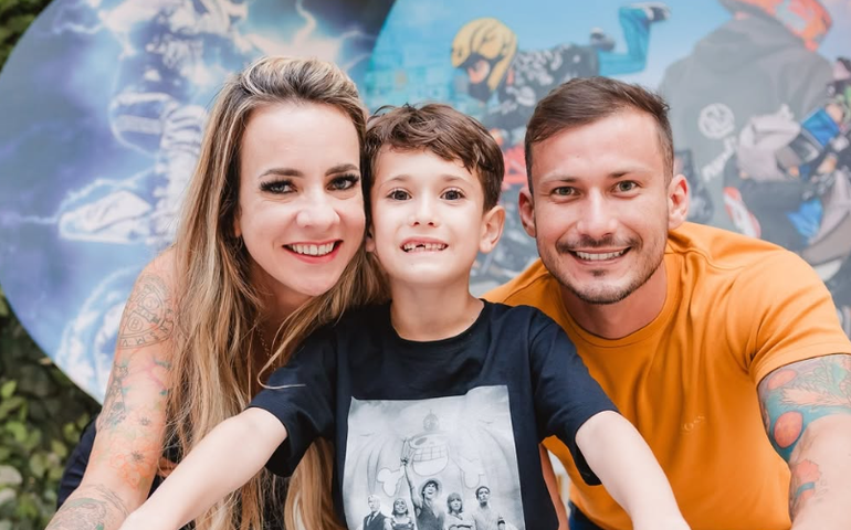 Viúva de piloto morto em acidente em SP fala pela 1ª vez sobre perda do marido e do filho