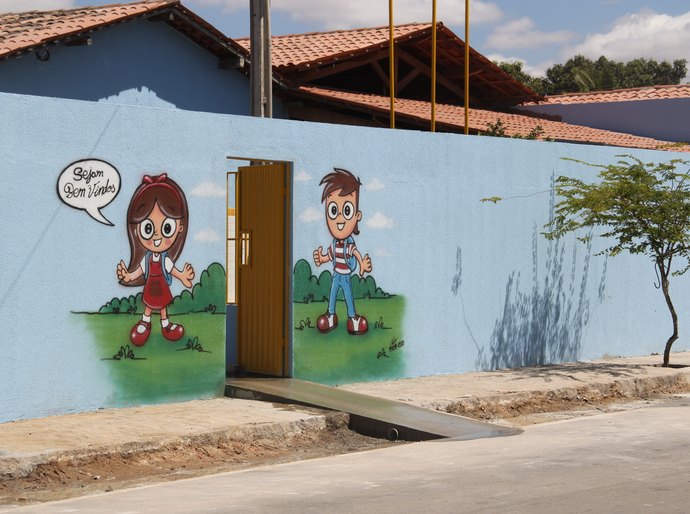 Arapiraca: Moradores das Batingas recebem escola toda revitalizada