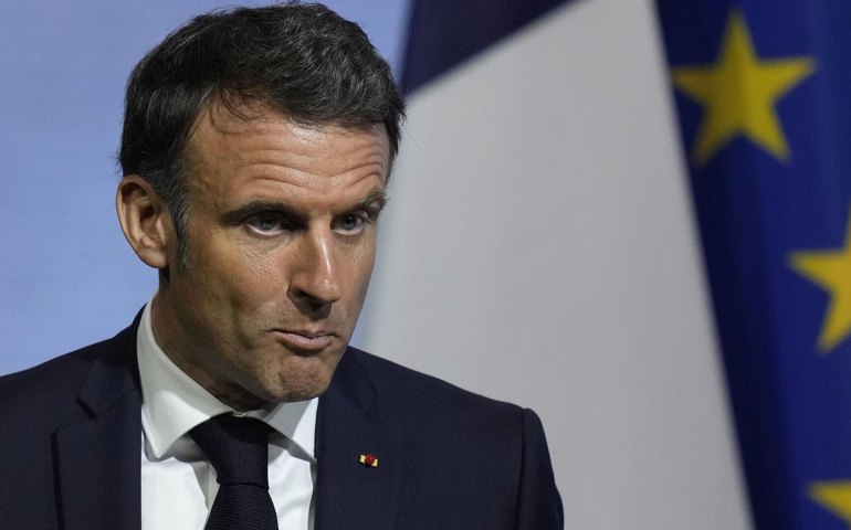 Macron diz que petroleiro na costa da França está ligado à 'frota sombra' de petróleo da Rússia