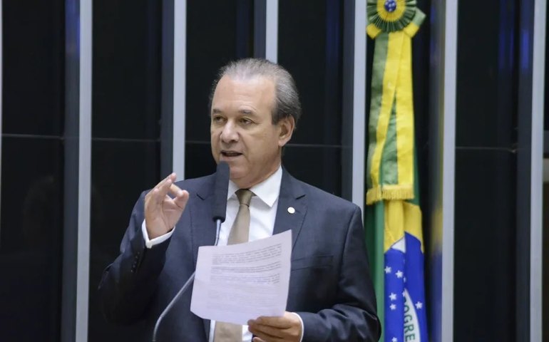 Tarcísio anuncia Eleuses Paiva como secretário de Saúde em São Paulo