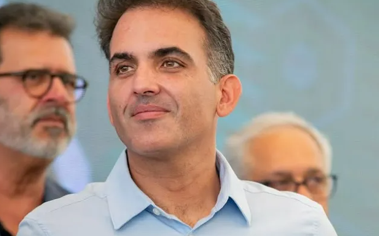 Em mensagem ‘subliminar’, ex-prefeito escreve que “O futuro nos reserva grandes conquistas”