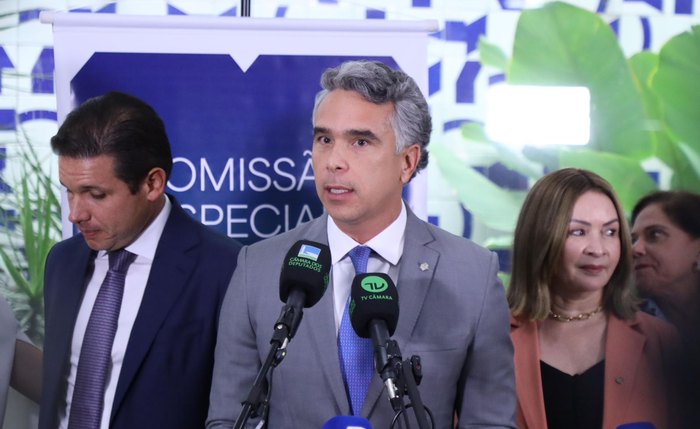 Brito assume relatoria do SNE, estratégica para organizar os sistemas de ensino da União, estados e municípios