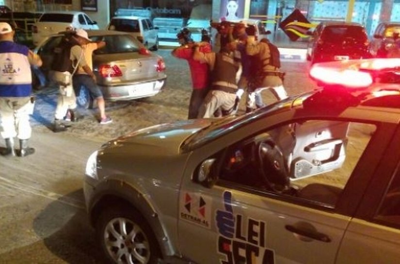 Lei Seca autua 41 pessoas sob influência de álcool em Arapiraca