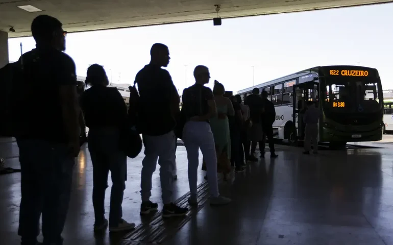 Setor de serviços cresce 1,7% em junho e bate novo recorde, puxado por transportes