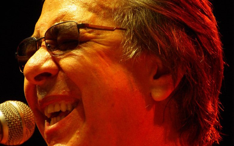 Edu Lobo e Mônica Salmaso voltam ao palco e lembram que, sim, ainda estamos aqui