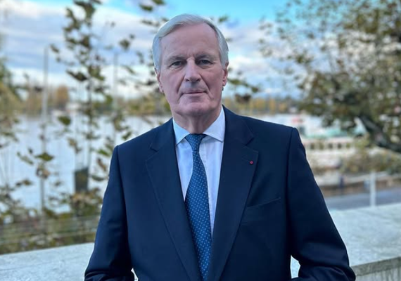 França: Barnier enfrenta voto de desconfiança por austeridade em orçamento