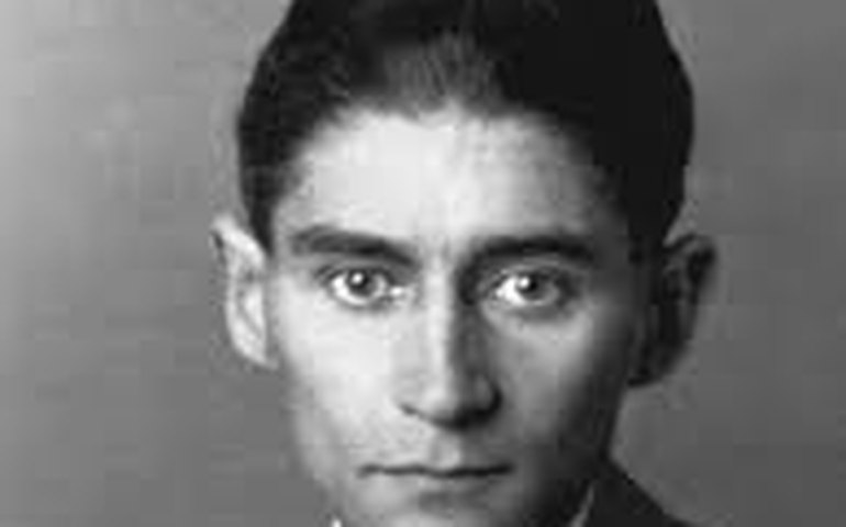 Série recupera o humor na criação de Kafka