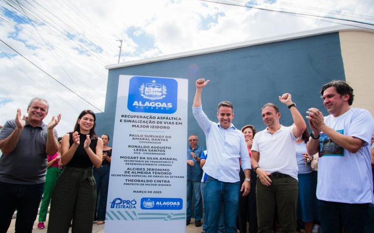 Paulo Dantas entrega pavimentação em Major Izidoro