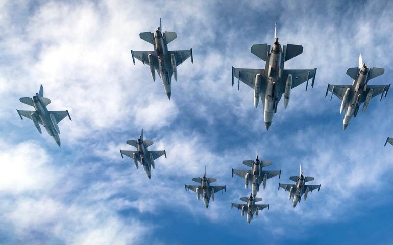 Aliados da Otan enviam primeiros caças F-16 para guerra na Ucrânia
