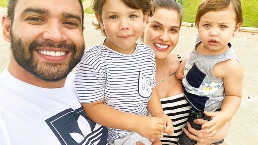 Gusttavo Lima deixa mansão