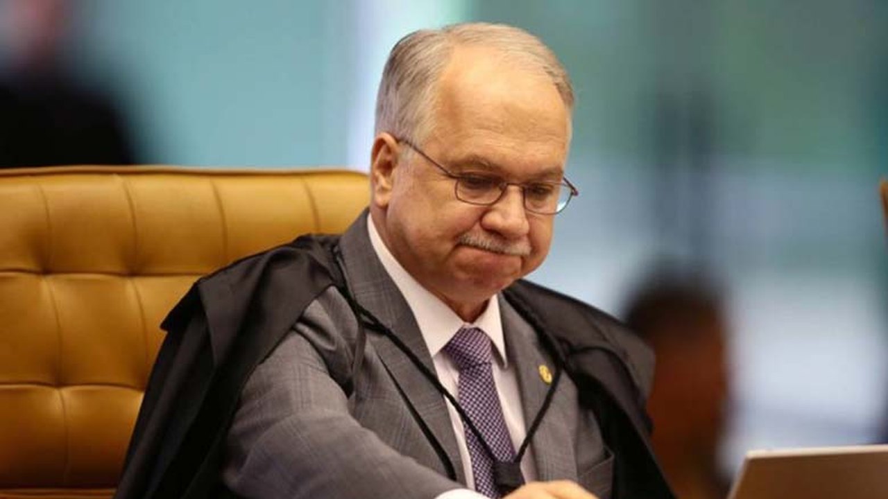 Fachin autoriza Forças Armadas a divulgarem questionamentos ao processo eleitoral