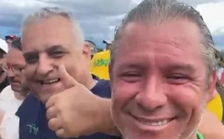 Caminhada bolsonarista vira palanque e Cabo Bebeto lança Alfredo Gaspar como “meu senador”