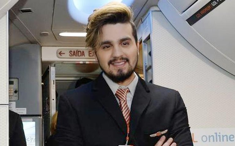 Luan Santana faz turnê europeia e tem bagagem extraviada em voo