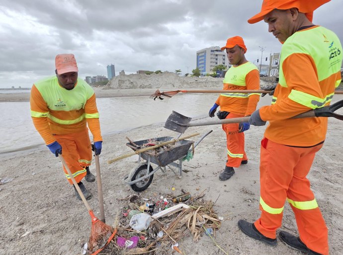 Autarquia de Limpeza Urbana intensifica ações durante chuvas na capital