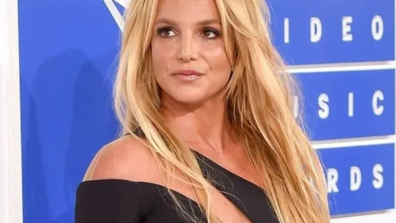 Britney Spears admite direção imprudente em acordo com a Justiça