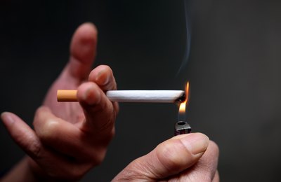 Adeus ao cigarro: como a alimentação pode ser uma aliada poderosa na luta contra o tabagismo