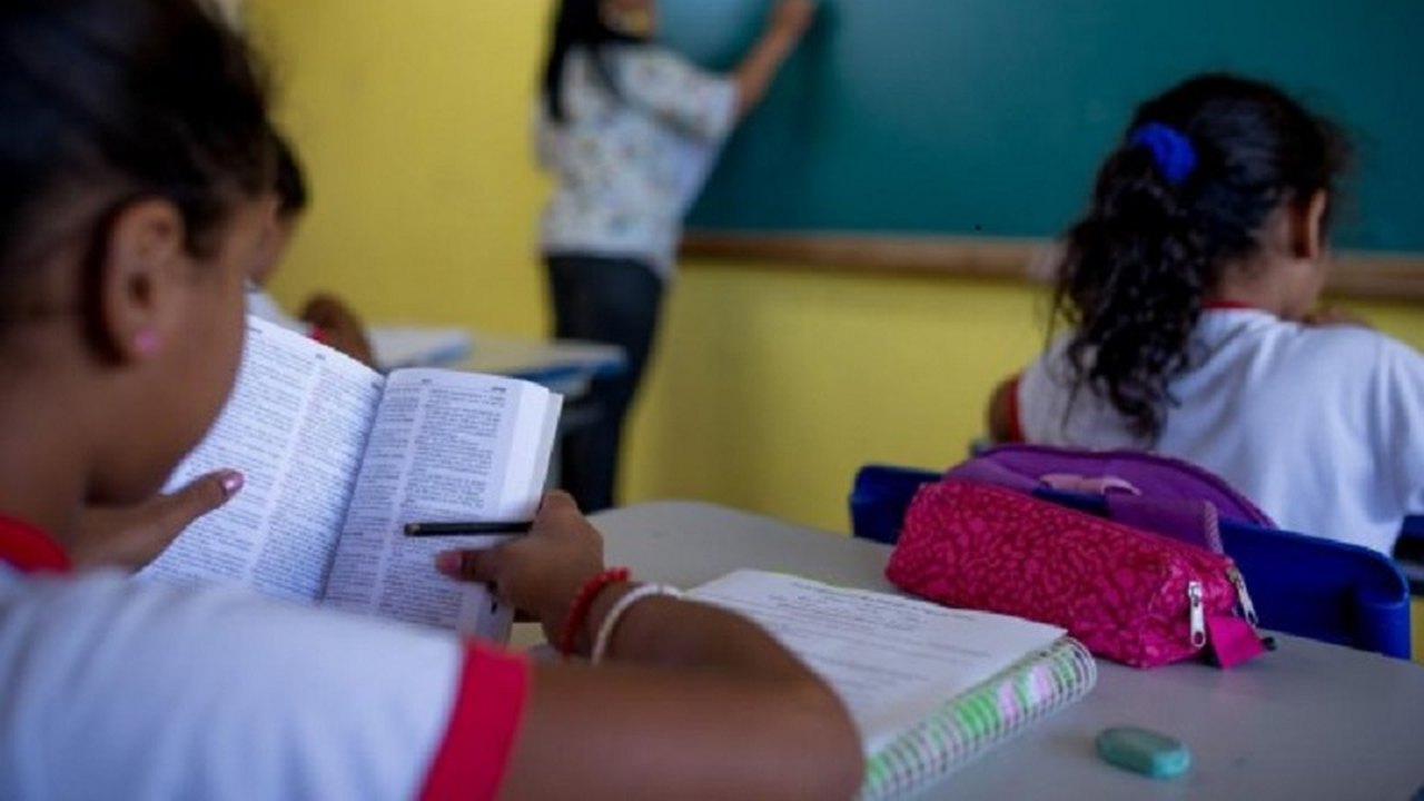 33% desaprovam política de Bolsonaro para a educação, diz pesquisa
