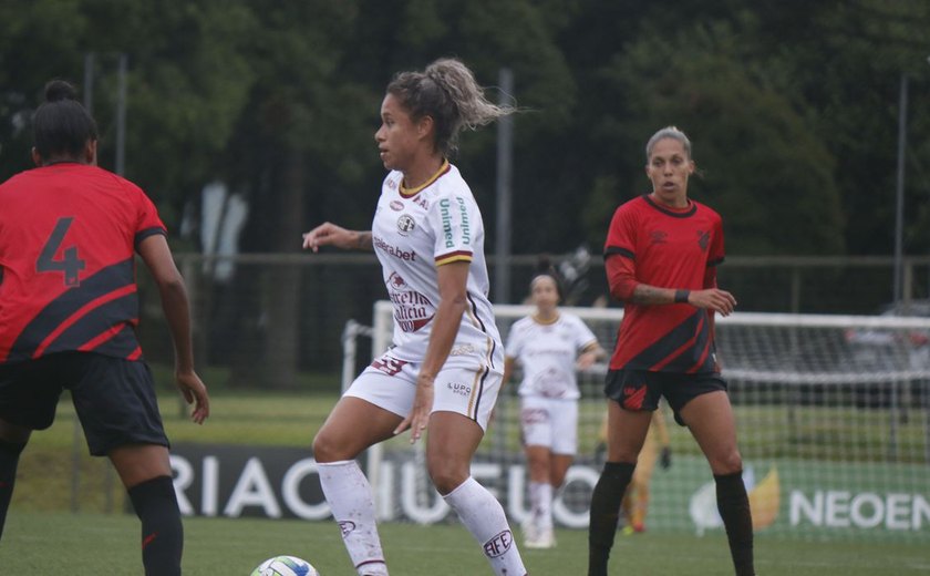 Brasileiro feminino: Ferroviária vence Athletico-PR e assume liderança