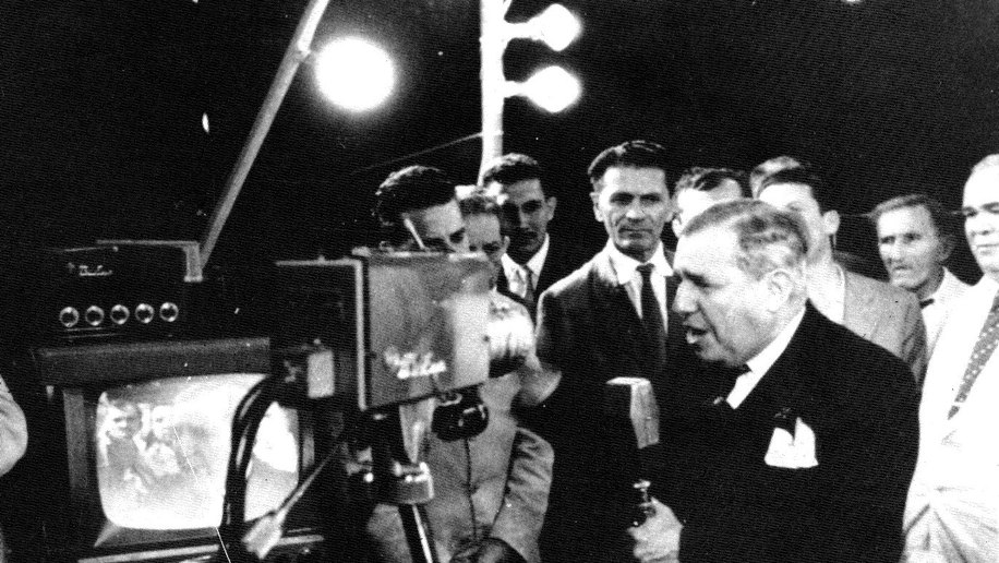 Pela teimosia de um ousado paraibano, a televisão chega ao Brasil
