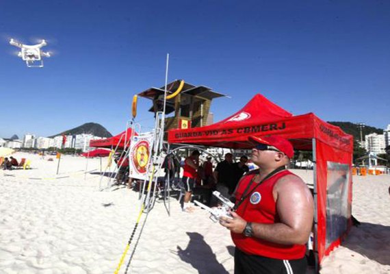 Bombeiros usam drone para prevenção e salvamento em praias do Rio