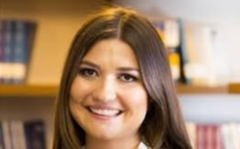 Filha do ministro Edson Fachin é atacada e recebe cusparada em universidade do PR