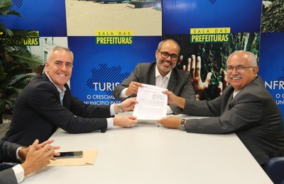 Prefeitura assina contratos de R$ 58 milhões para pavimentação e drenagem de ruas em Arapiraca