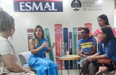 Esmalnabienal - Roda de conversa aborda entrega voluntária de crianças para adoção