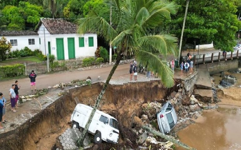 Santos e Corinthians fazem parceria para ajudar vítimas de enchentes no litoral