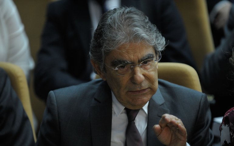 &#8216;Saúde de Bolsonaro é de interesse do País&#8217;, diz Ayres Britto