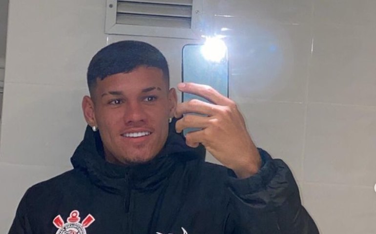 Toalhas de sangue, preservativo e lesão de 5cm: advogado expõe o que se sabe sobre morte de jovem após relação com jogador