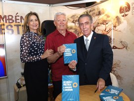 Lançamento do livro do Desembargador Orlando Rocha é prestigiado na Bienal do Livro de Alagoas