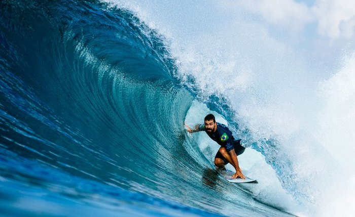 Milhões de surfistas em todo o mundo são propensos a condições agudas e crônicas de lesões durante a prática do surfe