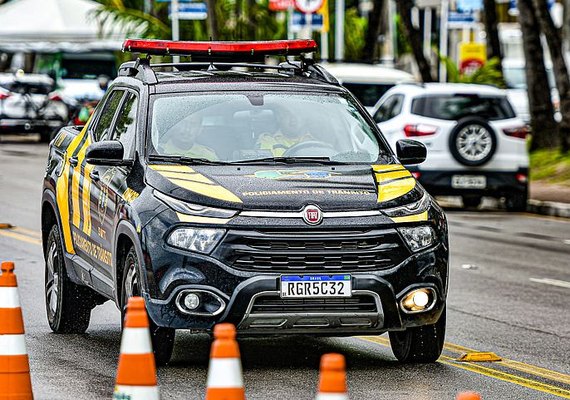 Trânsito no Jaraguá será desviado para desfile de Emancipação de Alagoas