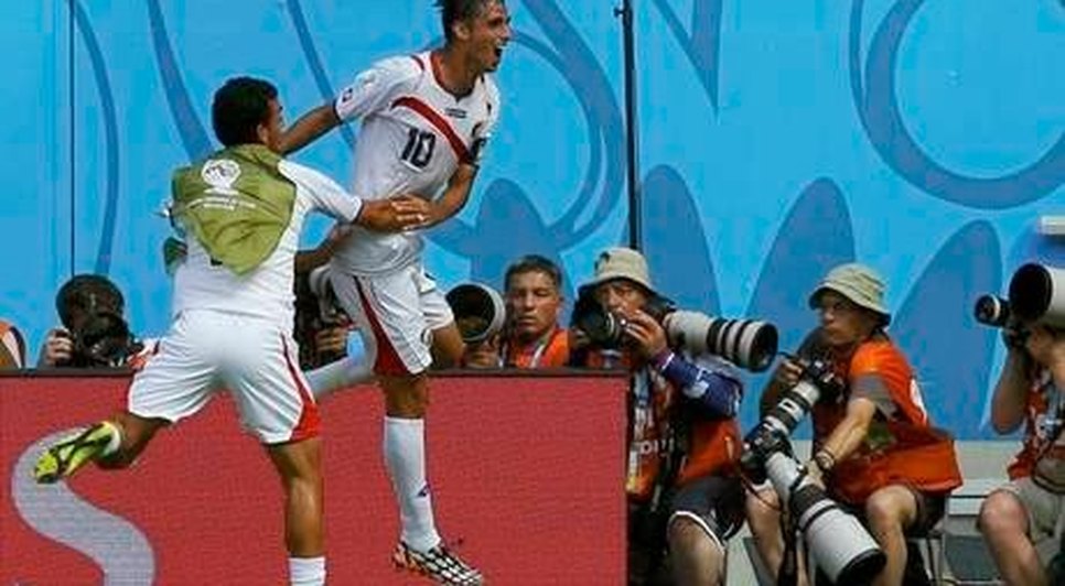 Ruiz comemora o gol da vitória costa-riquenha sobre a Itália/ Foto: Reuters