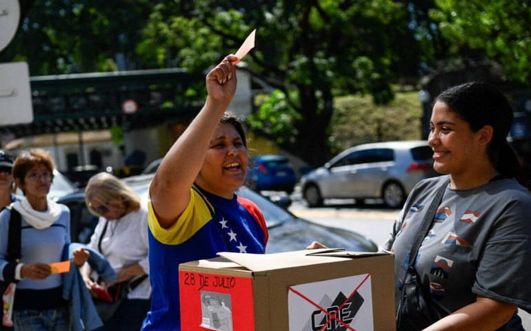 Protestos e greve de fome: venezuelanos no exterior dizem que são impedidos de realizar registro para votar nas eleições