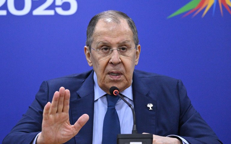 Lavrov defende que AIEA forneça garantias que não irá politizar situação iraniana