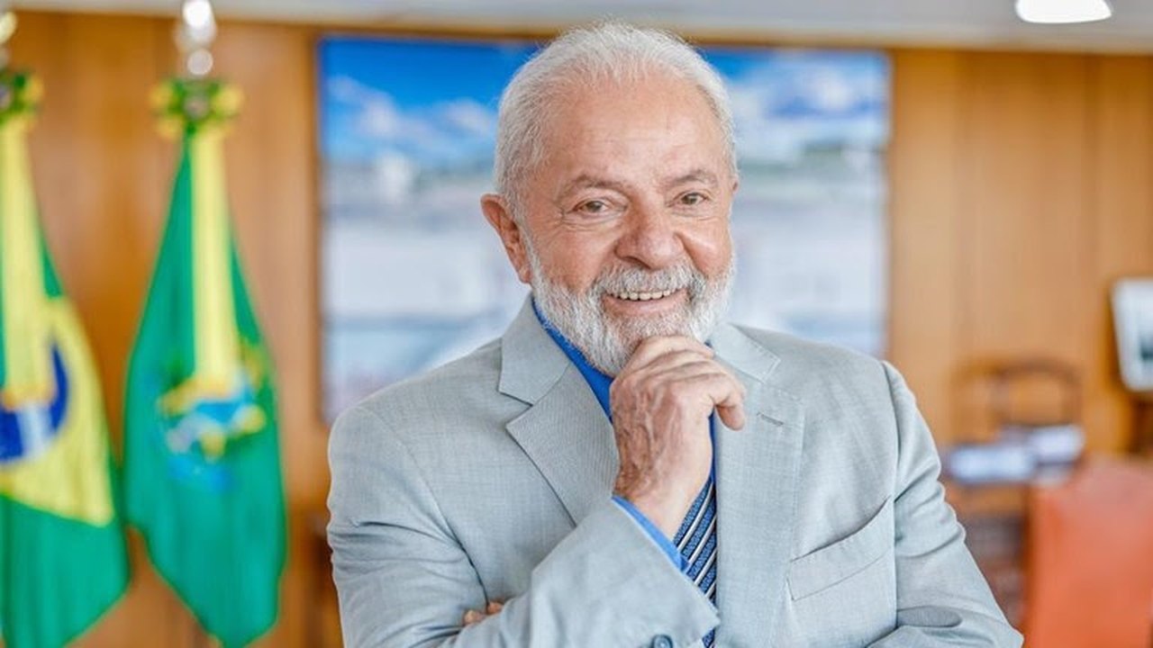 Cirurgia no quadril de Lula foi bem-sucedida, afirmam médicos
