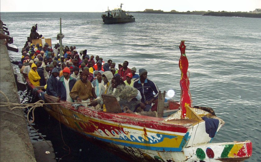 Cabo Verde: 40 migrantes são resgatados em barco que partiu há mais de um mês do Senegal