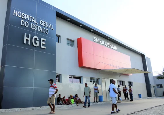 Família é vítima de assalto e homem é baleado no Benedito Bentes